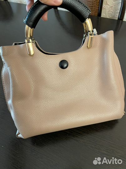 Сумка женская среднего размера