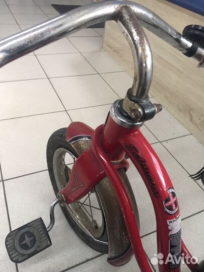 Детский велосипед Schwinn roadster trike