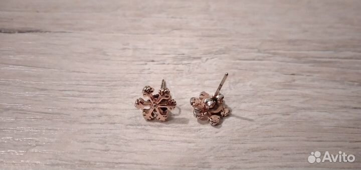 Серьги гвоздики