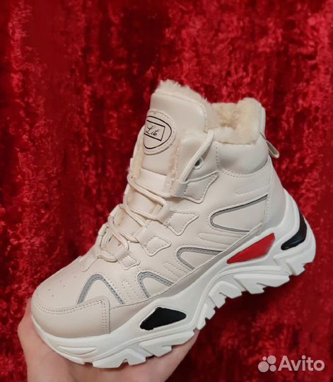 Кроссовки зимние женские новые 36 размер
