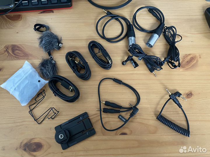 Saramonic UwMic9s Kit2 приемник и 2 передатчика