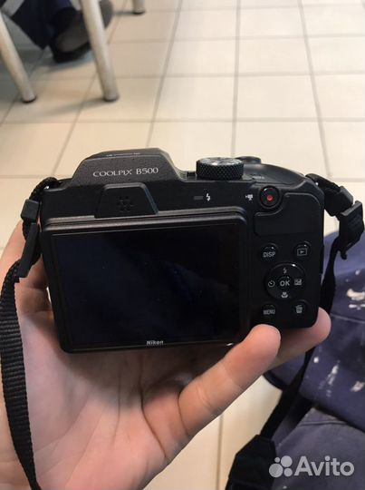 Компактный фотоаппарат