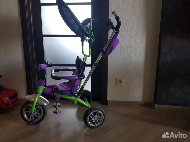 Трехколесный велосипед с родительской ручкой