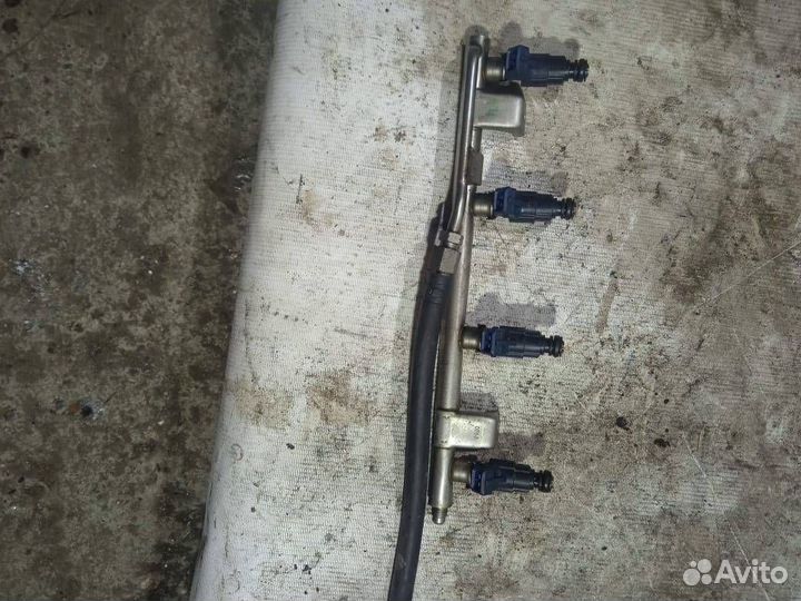 Форсунка топливная Audi A4 B6 2003 06B133551M