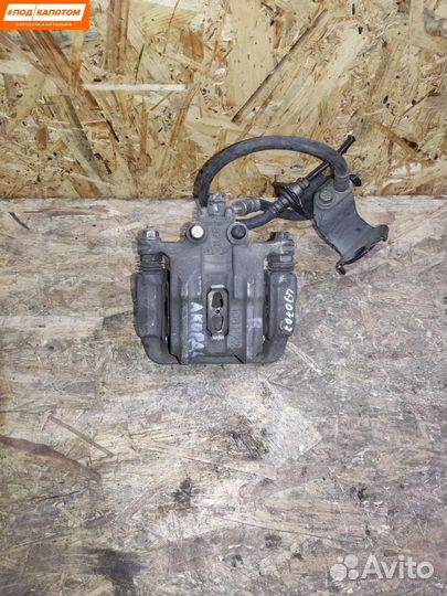 Суппорт тормозной задний правый Honda Accord 8