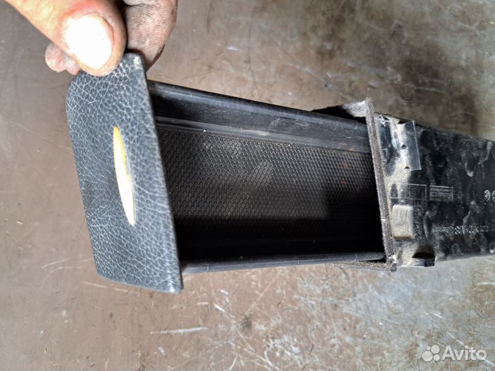 Бардачок на Mercedes W211