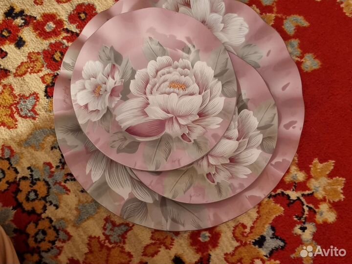 Посуда 1 большое блюдо и 5 маленьких