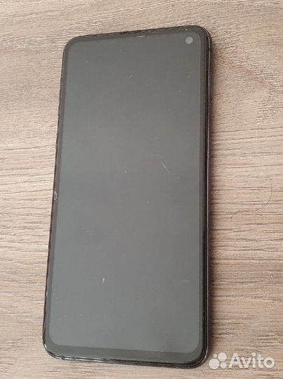 Samsung Galaxy S10e, 6/128 ГБ