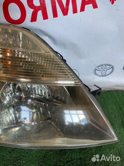 Фара правая Honda Stream RN1