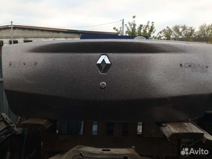 Крышка багажника Рено Логан