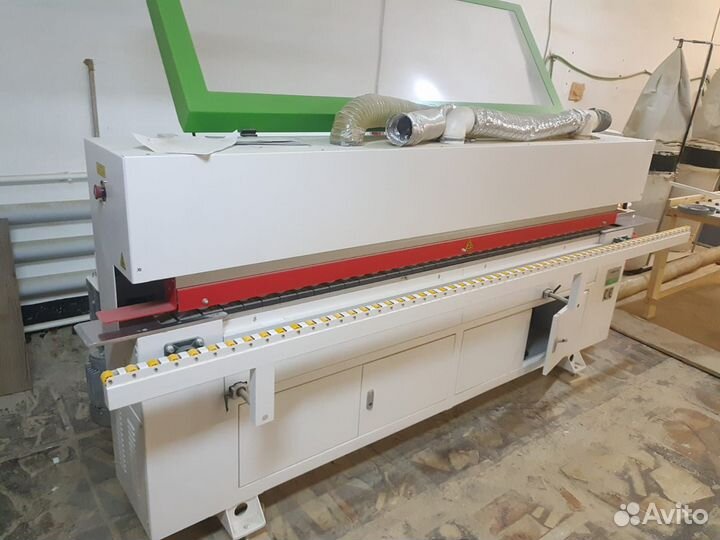 Кромкооблицовочный станок с прифуговкой