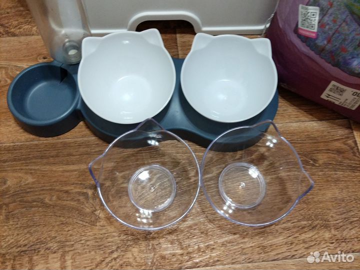 Туалет для животных, миски, наполнитель