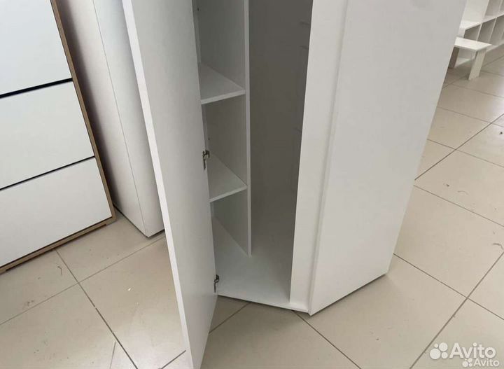Угловой шкаф