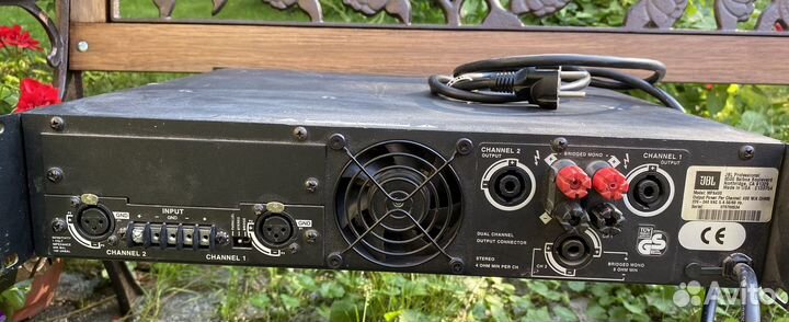 Усилитель мощности JBL MPA400