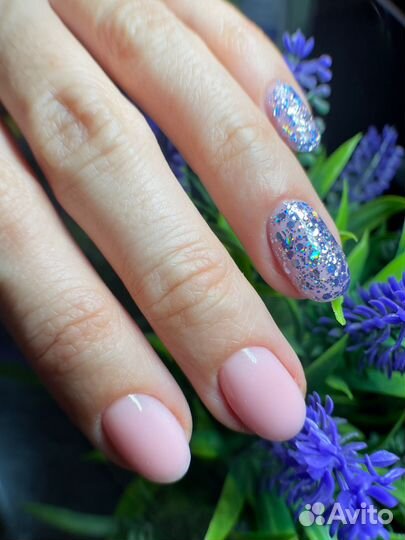 Маникюр женский