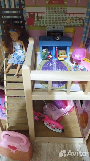 Дом для барби и все его содержимое