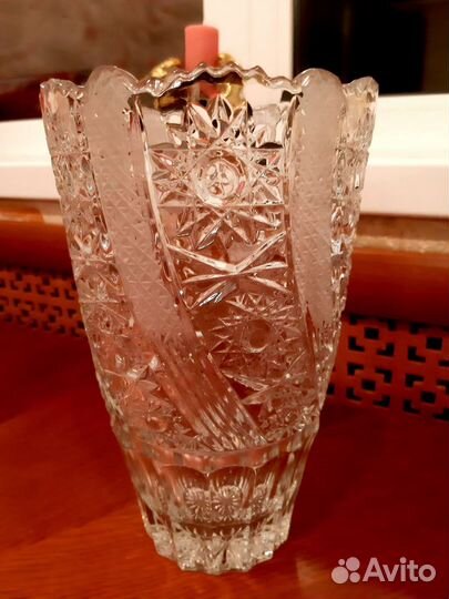 Хрустальная ваза
