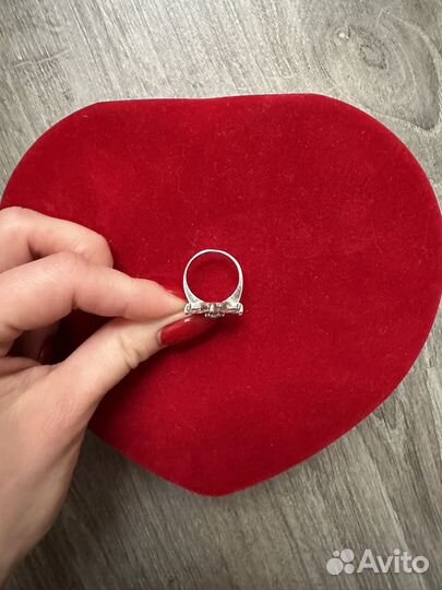 Кольцо серебряное с фианитами