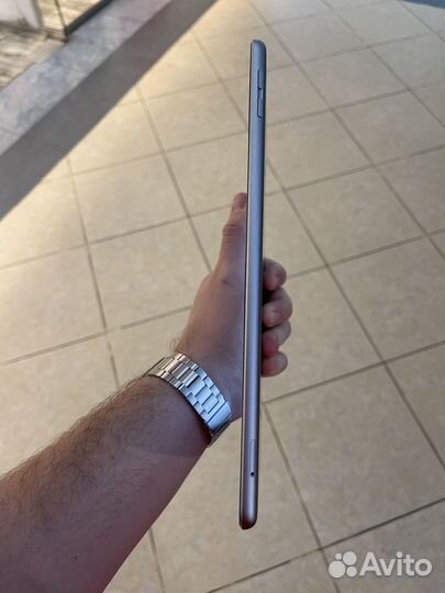 iPad 5 Gen (2017) 32Gb Wi-Fi+Sim