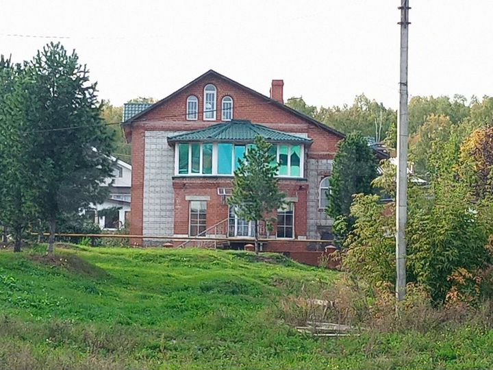 Коттедж 500 м² на участке 9 сот.