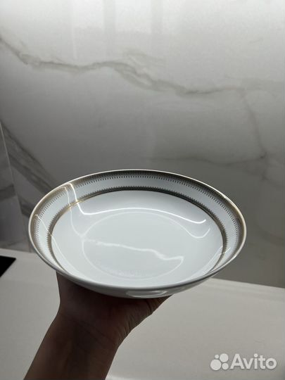 Наборы посуды и сервизы