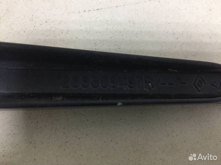 Поводок стеклоочистителя передний правый Renault L