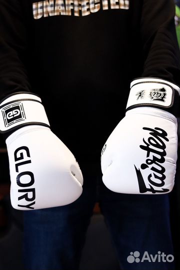 Боксерские перчатки Glory Fairtex bgvg White