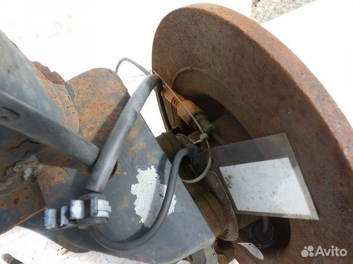 Траверса задняя Рено Лагуна 2002г