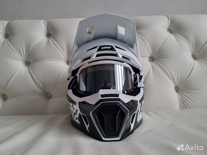 Кроccoвый белый Шлем с очками Leatt 7.5 новый