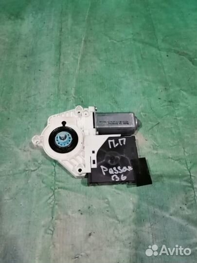 Мотор стеклоподъемника перед правый VW Passat B6