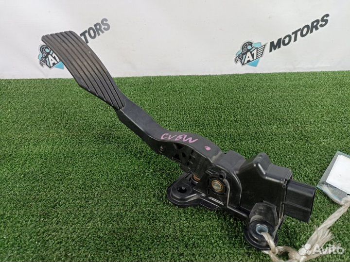 Педаль газа Mitsubishi Delica D:5 CV5W 4B12 2008