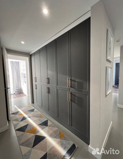 Шкаф встроенный в классическом стиле на заказ