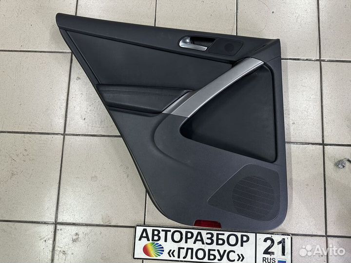 Обшивка задней левой двери Тигуан Tiguan