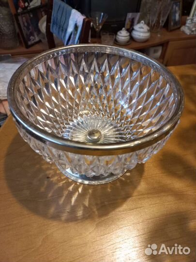 Большая хрустальная ваза