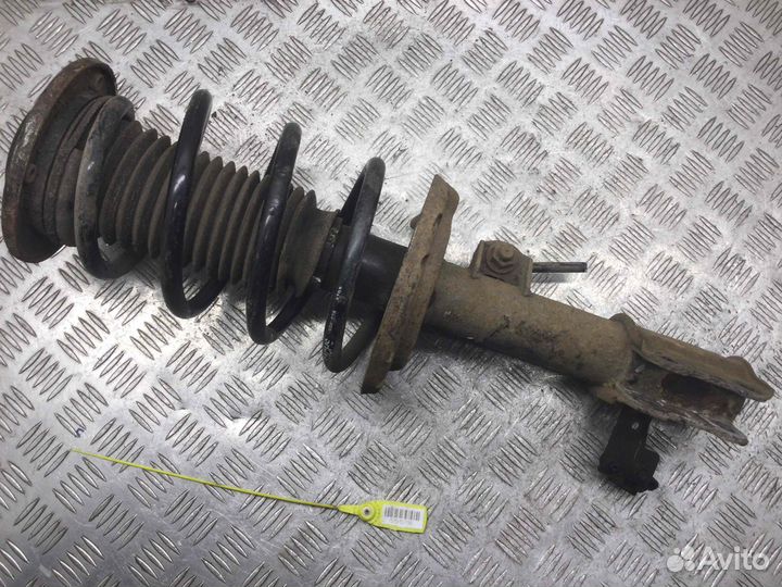 Стойка передняя левая Opel Signum Y22dtr