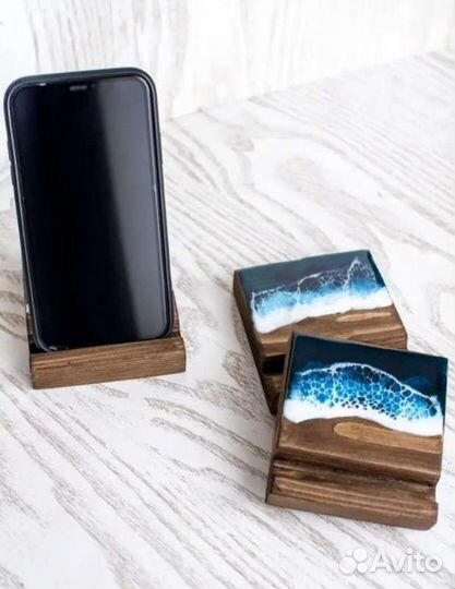Подставка для телефона из дерева