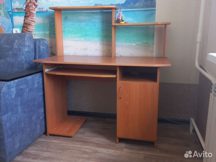 Стол компьютерный