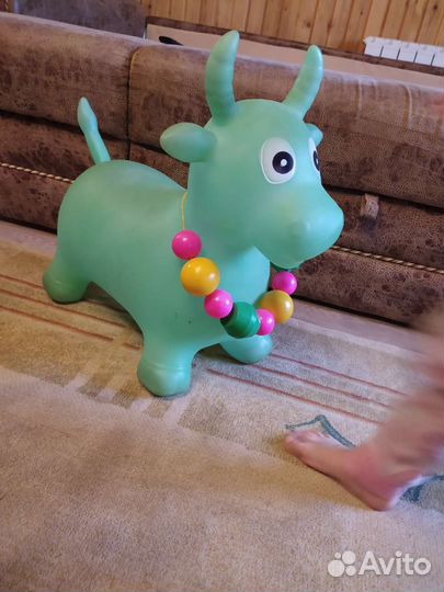 Игрушка прыгающая корова