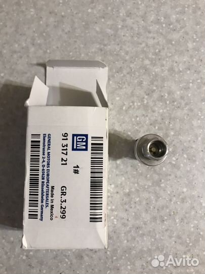 Оригинал датчик давления кондиционера Opel Astra