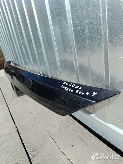 Накладка двери багажника Toyota Rav4 4 2012-19