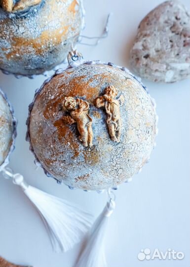 Новогодние елочные игрушки