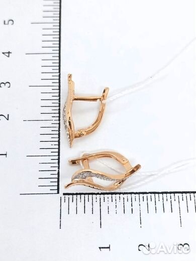 Серьги с синтетическим камнем Золото