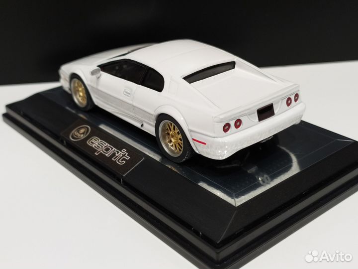 1:43 Lotus Esprit V8