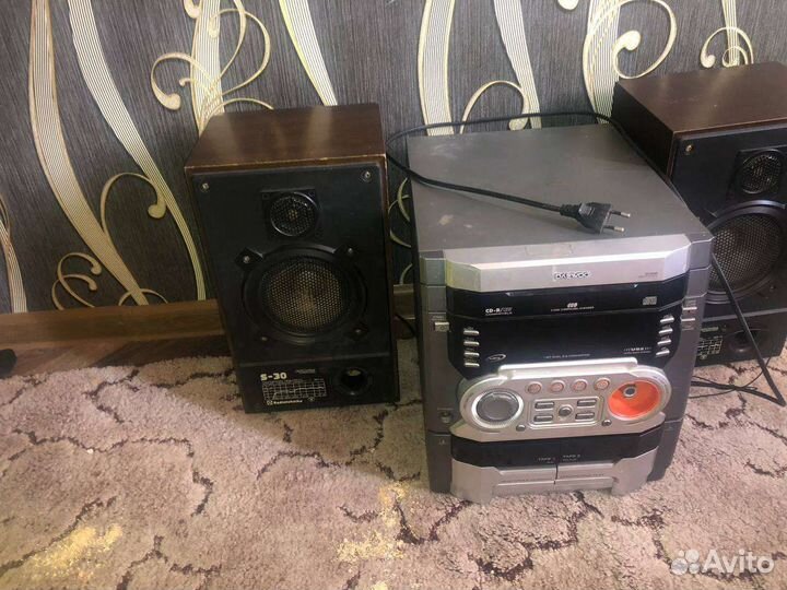 Колонки с муз центром