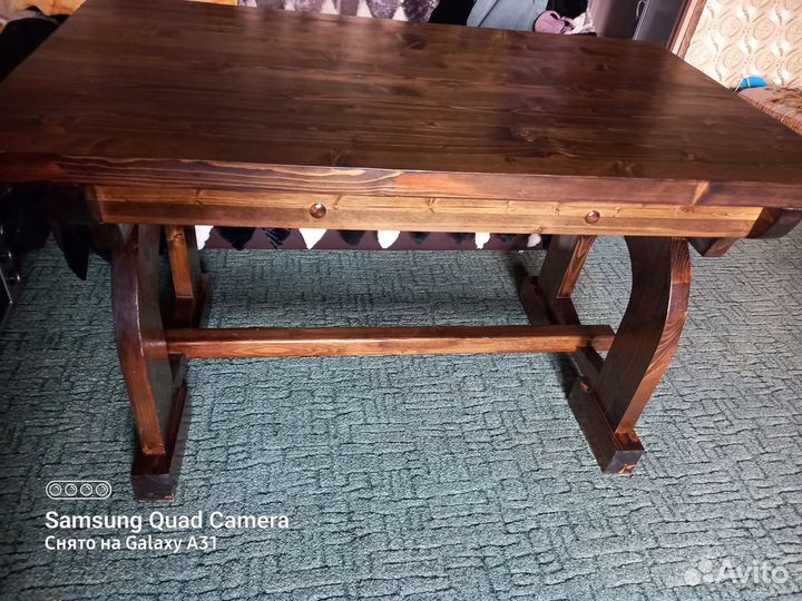 Продам стол
