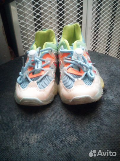 Кроссовки детские