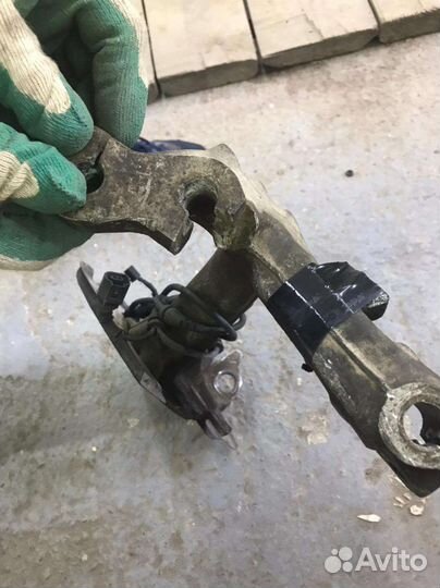 Поворотный кулак левый ауди а4 b7