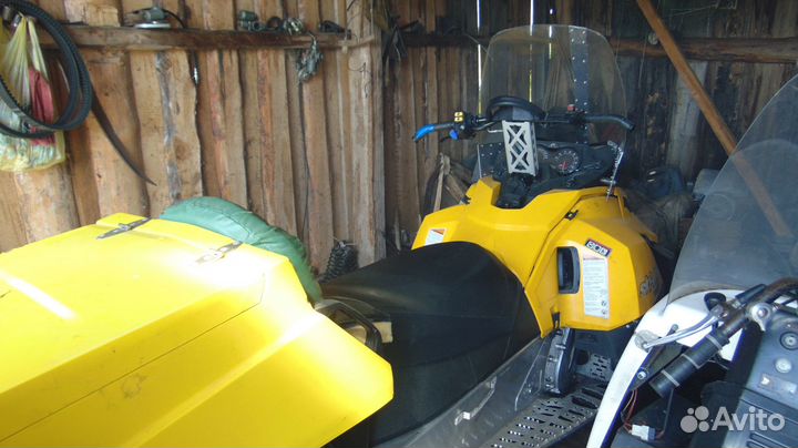 Снегоход ски до Тундра