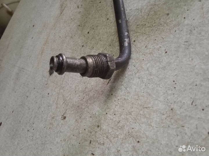 Трубка гур Volkswagen Passat B3 Фольксваген б3