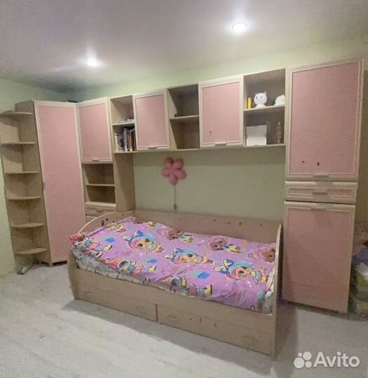 Детский мебельный гарнитур